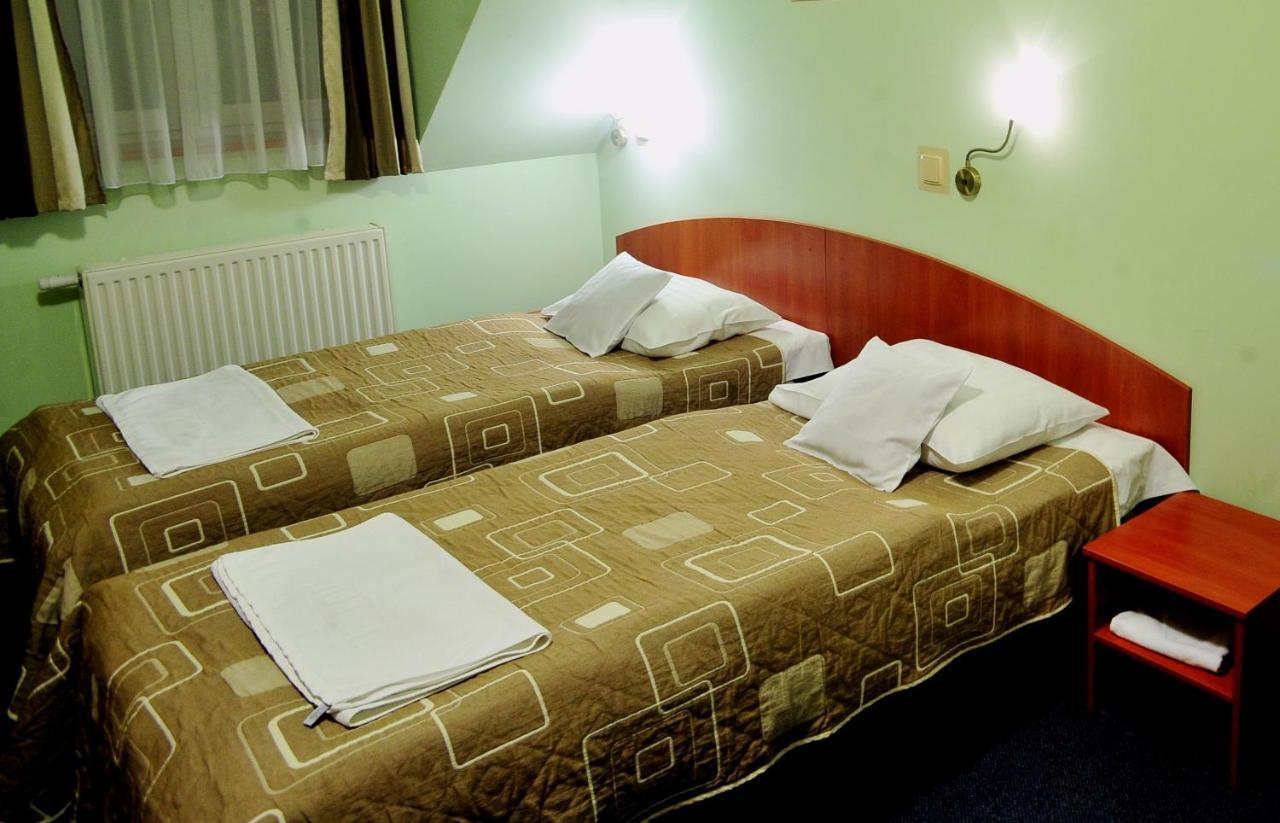 Hotel Zlote Deby Varsovie Extérieur photo