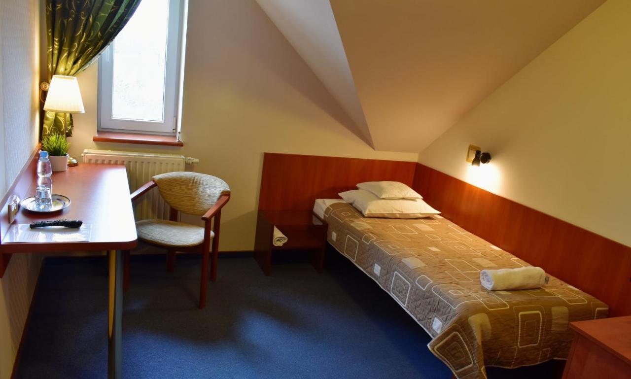 Hotel Zlote Deby Varsovie Extérieur photo