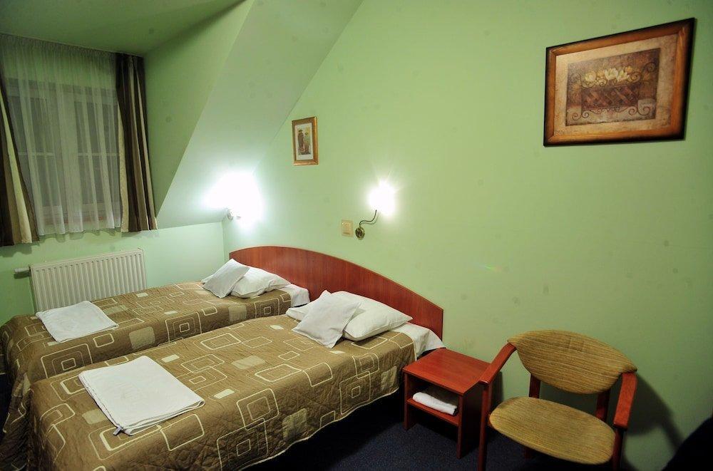 Hotel Zlote Deby Varsovie Extérieur photo