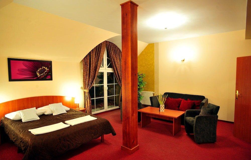 Hotel Zlote Deby Varsovie Extérieur photo