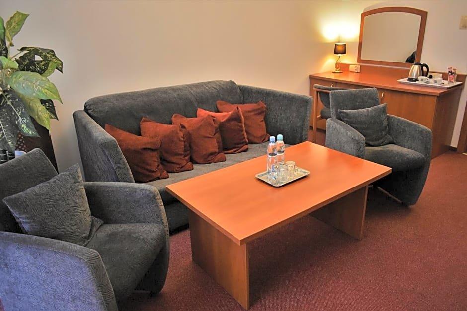 Hotel Zlote Deby Varsovie Extérieur photo