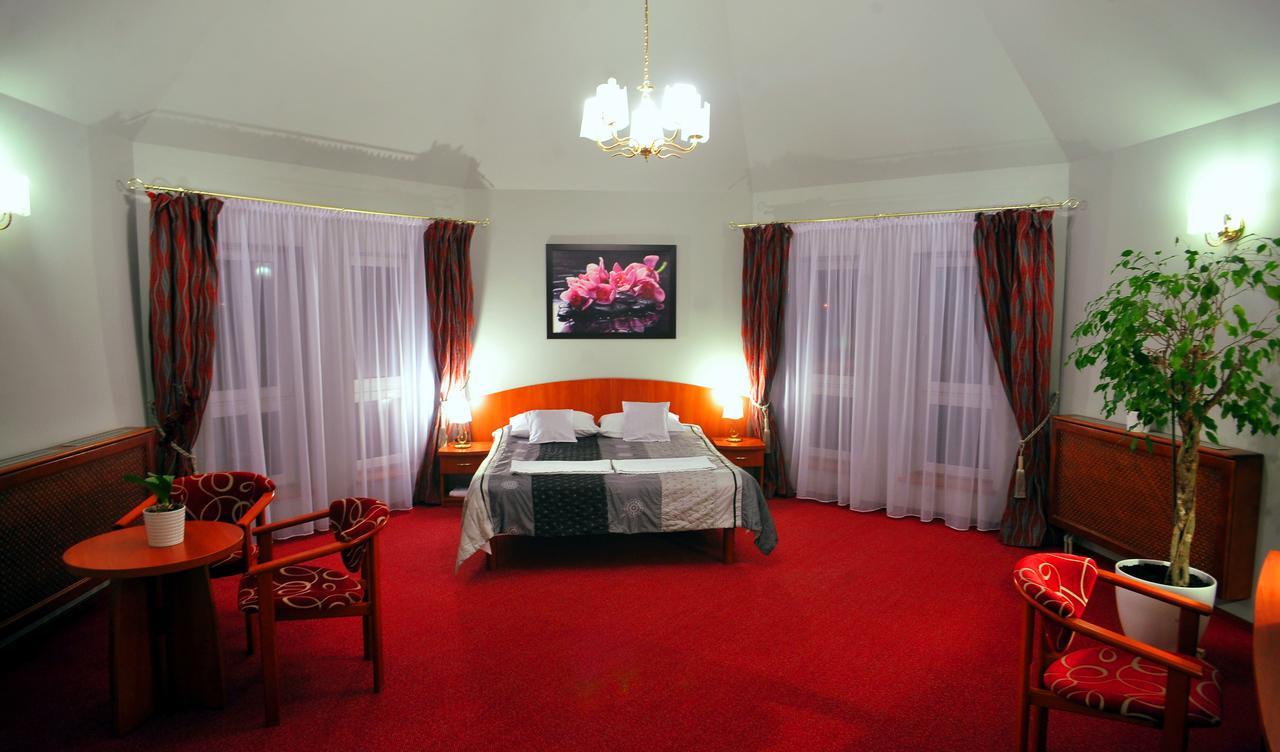 Hotel Zlote Deby Varsovie Extérieur photo