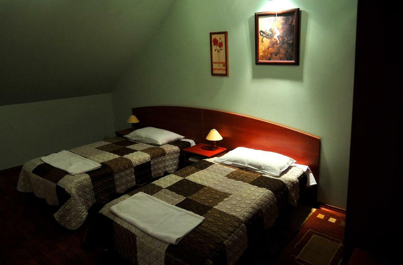 Hotel Zlote Deby Varsovie Extérieur photo